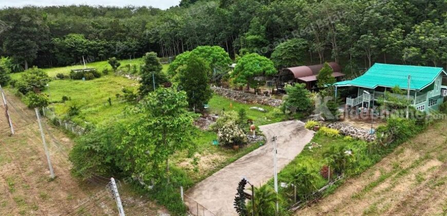 ที่ดินพร้อมบ้านวิวเขาและสวนผลไม้ อำเภอเมือง ระยอง 2 ไร่ 78 ตร.ว. ที่ดินพร้อมบ้านวิวเขาและสวนผลไม้ อำเภอเมือง ระยอง 2 ไร่ 78 ตร.ว.
