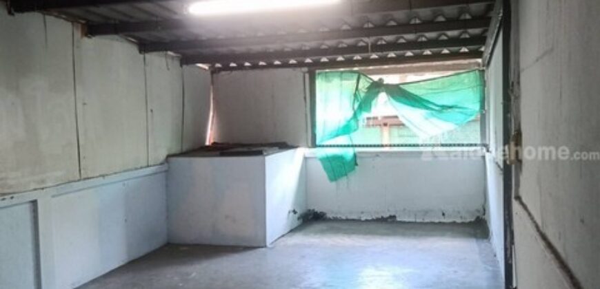 อาคาร ตึกแถว สามย่าน สี่พระยา ใหญ่ 11 ตาราง-วา 0 Ngan 0 ไร่ 4 Bedroom 3 BR 20000 บาท. ราคานี้หาไม่ได้แล้ว ทำเลหายาก เดินทางสะดวก ใกล้ MRT สามย่าน ใกล้จุฬา และร้านค้ามากมาย