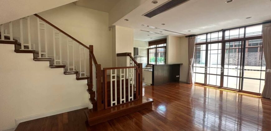 ขายบ้านเดี่ยวสุขุมวิท บ้านแสนสิริ สุขุมวิท67 ใกล้ BTS เอกมัย พระโขนง ทองหล่อ ที่ดิน96ตร.ว 4ห้องนอน 5ห้องน้ำ มีห้องแม่บ้าน Baan Sansiri Sukhumvit67 Ekkamai Sukhumvit Detached House sale 0879074045