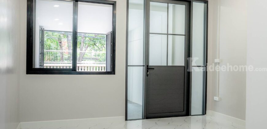 ขายบ้านทาวโฮมเอกมัย สุขุมวิท65 ปรีดีพนมยงค์15 Townhome 4ชั้น ใกล้ BTSเอกมัย ทองหล่อ พระโขนง 3 ห้องนอน 4ห้องน้ำ บ้านทำใหม่พร้อมอยู่ ใกล้พระราม4 จุดขึ้นลงทางด่วน เหมาะทำ Home office 087-9074045