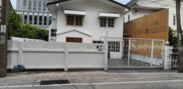 ขายบ้านเดี่ยวบางนา ลาซาล สุขุมวิท105 ใกล้รถไฟฟ้า BTSแบริ่งบางนา ที่ดินติดถนนสุขุมวิท105 ขายพร้อมผู้เช่าปีละ 5 แสน ทำเลดี ออกถนนบางนาตราดได้ ใกล้ Bitec Bangkok mall เซ็นทรัล ทำกิจการได้ 087-9074045