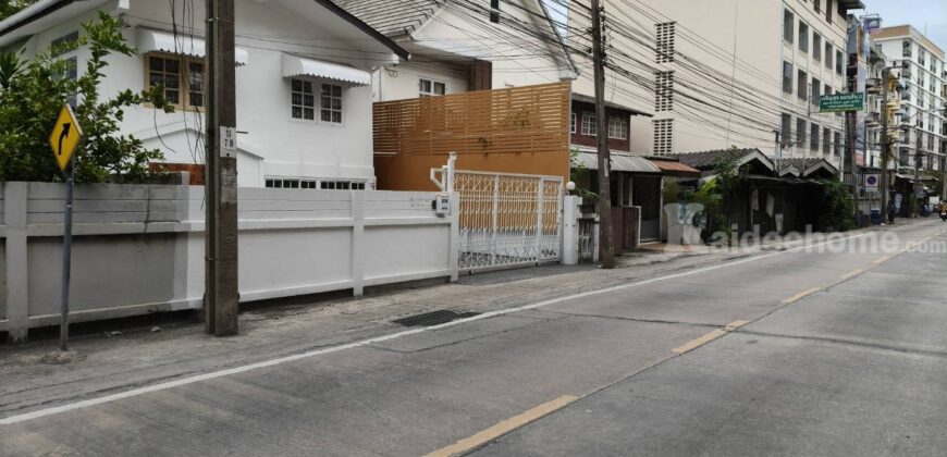 ขายบ้านเดี่ยวบางนา ลาซาล สุขุมวิท105 ใกล้รถไฟฟ้า BTSแบริ่งบางนา ที่ดินติดถนนสุขุมวิท105 ขายพร้อมผู้เช่าปีละ 5 แสน ทำเลดี ออกถนนบางนาตราดได้ ใกล้ Bitec Bangkok mall เซ็นทรัล ทำกิจการได้ 087-9074045