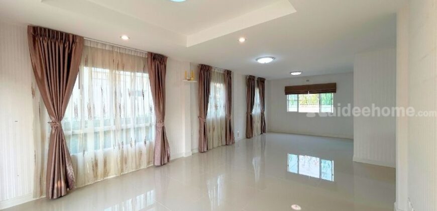 บ้านเดี่ยว ชวนชื่น กรีนบาวด์ กรุงเทพ-ปทุมธานี เมืองปทุมธานี (ขนาด 63 ตร.ว.) ตั้งอยู่ภายในโครงการ Flora Ville Golf & Country Club สนามกอล์ฟระดับ Exclusive