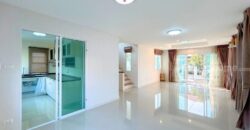 บ้านเดี่ยว ชวนชื่น กรีนบาวด์ กรุงเทพ-ปทุมธานี เมืองปทุมธานี (ขนาด 63 ตร.ว.) ตั้งอยู่ภายในโครงการ Flora Ville Golf & Country Club สนามกอล์ฟระดับ Exclusive