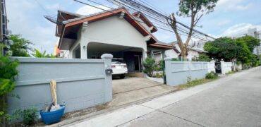 ขายบ้านเดี่ยวปุณณวิถี สุขุมวิท101 ที่ดิน 90ตร.ว ใกล้รถไฟฟ้า BTSปุณณวิถี 800ม. สภาพแวดล้อมดีมากซอยกว้างน่าอยู่ ใกล้ทรูดิจิตอล Whizdom101 Bangkok Mall ซีคอนศรีนครินทร์ เซ็นทรัลบางนา 087-9074045