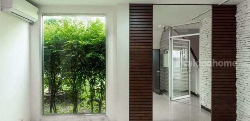 รหัสC6853 ให้เช่าโฮมออฟฟิศ 3ชั้น ย่านลาดพร้าววังหิน ใกล้โชคชัย4 ใกล้เสนานิคม ใกล้รัชดาภิเษก เหมาะอยู่อาศัยและทำโฮมออฟฟิศ