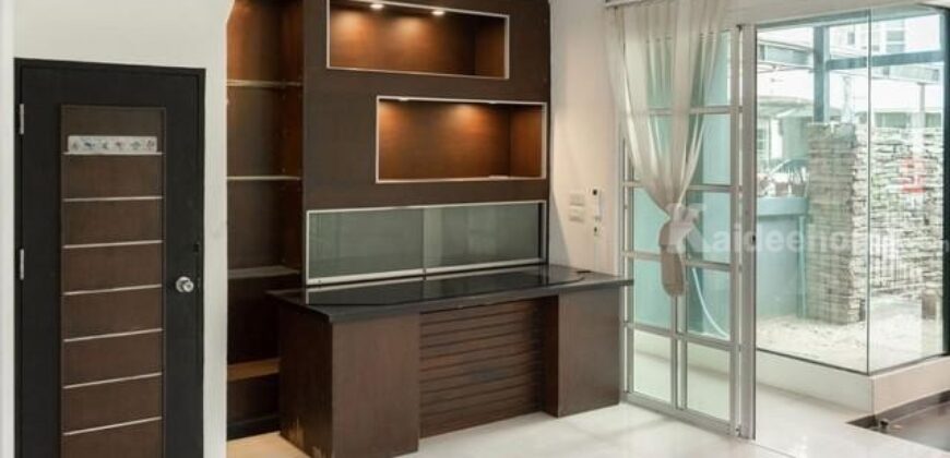 รหัสC6853 ให้เช่าโฮมออฟฟิศ 3ชั้น ย่านลาดพร้าววังหิน ใกล้โชคชัย4 ใกล้เสนานิคม ใกล้รัชดาภิเษก เหมาะอยู่อาศัยและทำโฮมออฟฟิศ