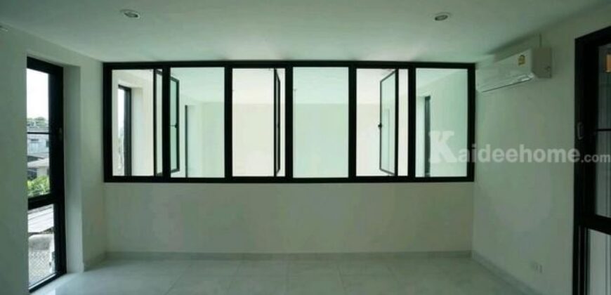 รหัสC6854 ให้เช่าโฮมออฟฟิศ 4 ชั้น ย่านถนนรัชดาภิเษก ซอยรัชดา32 ใกล้เสนานิคม ลาดพร้าววังหิน จอดรถได้ 5 คัน