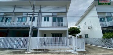 ทาวน์เฮ้าส์ เดอะ มิราเคิล เพชรเกษม 63 โครงการ 3 บ้านใหม่ พร้อมเข้าอยู่