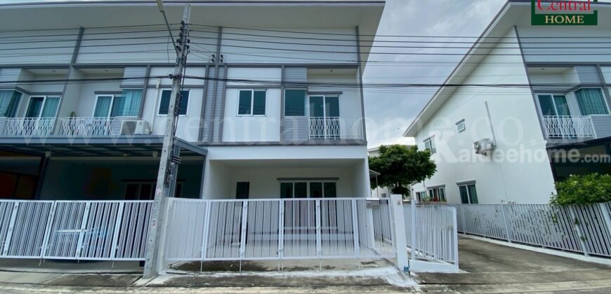 ทาวน์เฮ้าส์ เดอะ มิราเคิล เพชรเกษม 63 โครงการ 3 บ้านใหม่ พร้อมเข้าอยู่