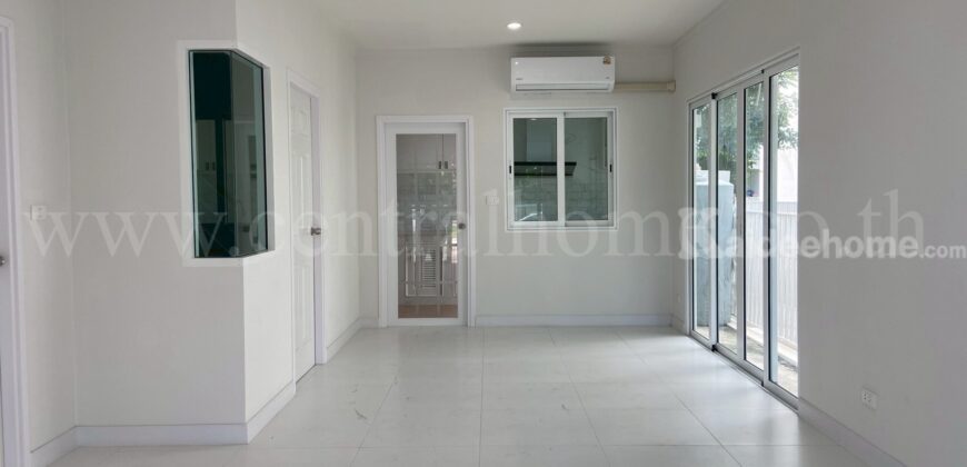 ทาวน์เฮ้าส์ เดอะ มิราเคิล เพชรเกษม 63 โครงการ 3 บ้านใหม่ พร้อมเข้าอยู่