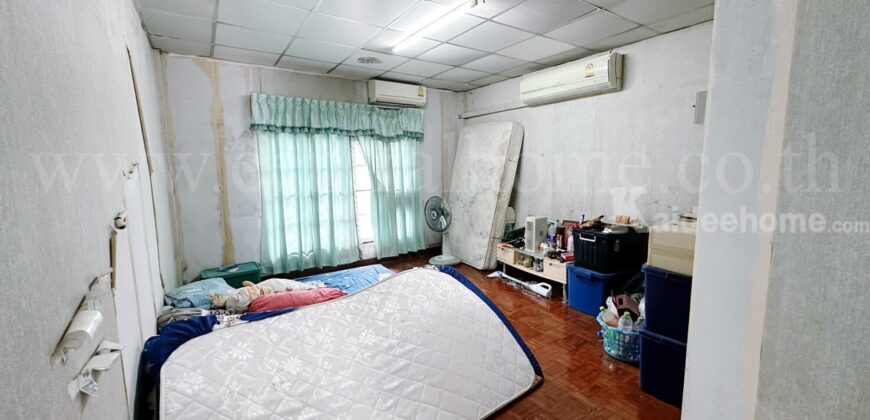 ทาวน์เฮ้าส์ หมู่บ้าน มนวดีพาร์ค ซอยวัดลาดปลาดุก บางบัวทอง ราคาถูกมาก