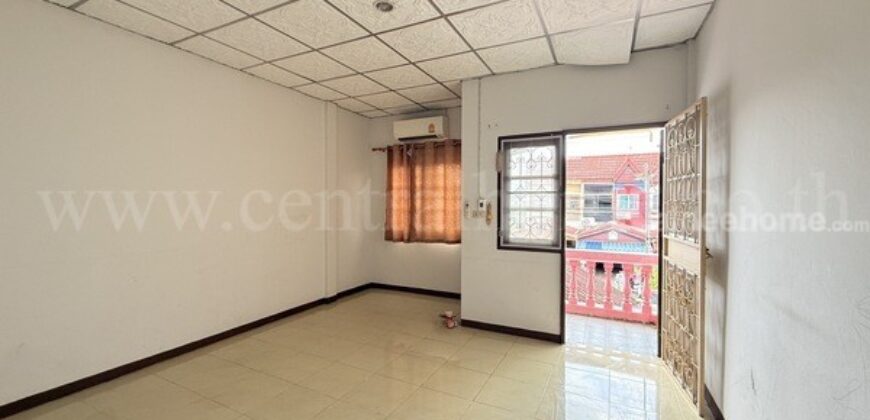 ทาวน์เฮ้าส์ ฉัตรณรงค์ วิลล่า 5 ลำลูกกา คลอง 7 ปทุมธานี ราคาถูก