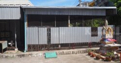 ให้เช่าที่ดินทรงสี่เหลี่ยมผืนผ้าเนื้อที่ประมาณ53ตร.วา ทำเลทอง ใกล้โรงงานไทยวาโก้ มีโครงสังกะสีเป็นโรงเรือนพร้อมประตูสังกะสี พื้นโบกปูนเรียบ