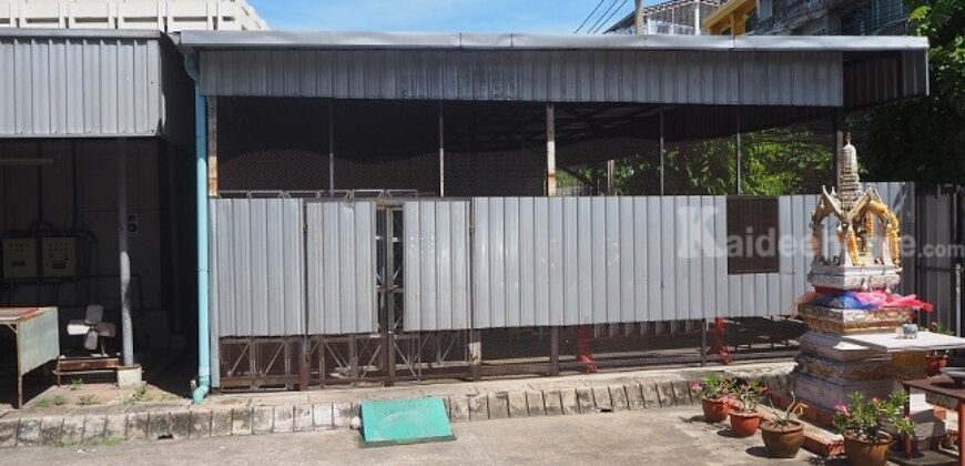 ให้เช่าที่ดินทรงสี่เหลี่ยมผืนผ้าเนื้อที่ประมาณ53ตร.วา ทำเลทอง ใกล้โรงงานไทยวาโก้ มีโครงสังกะสีเป็นโรงเรือนพร้อมประตูสังกะสี พื้นโบกปูนเรียบ