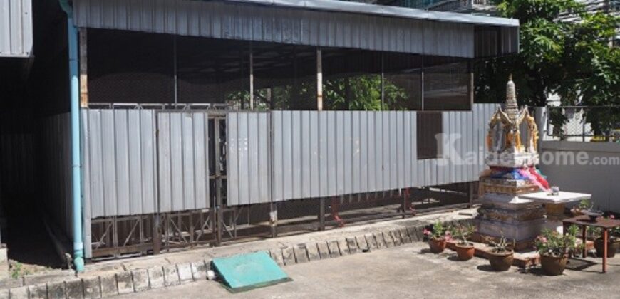 ให้เช่าที่ดินทรงสี่เหลี่ยมผืนผ้าเนื้อที่ประมาณ53ตร.วา ทำเลทอง ใกล้โรงงานไทยวาโก้ มีโครงสังกะสีเป็นโรงเรือนพร้อมประตูสังกะสี พื้นโบกปูนเรียบ