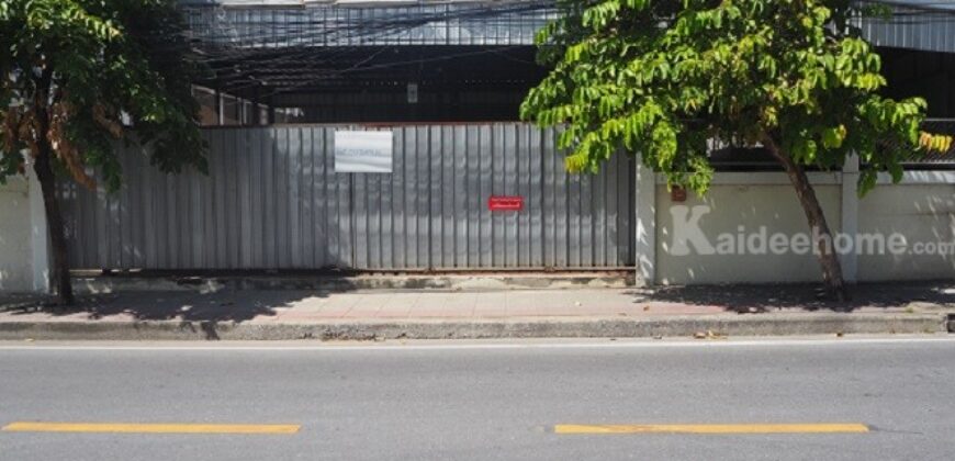 ให้เช่าที่ดินทรงสี่เหลี่ยมผืนผ้าเนื้อที่ประมาณ53ตร.วา ทำเลทอง ใกล้โรงงานไทยวาโก้ มีโครงสังกะสีเป็นโรงเรือนพร้อมประตูสังกะสี พื้นโบกปูนเรียบ