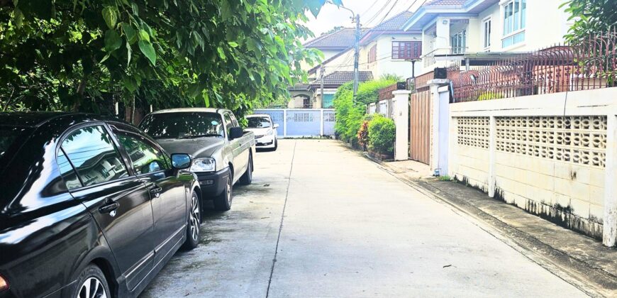 ขายที่ดินพหลโยธิน 56 ทำเลดี 149.8 ตร.ว. ใกล้ BTS ราคาดีที่สุด