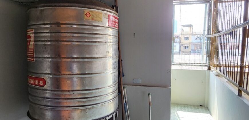 ขายตึกแถว ถนนเจริญนคร ตรงข้ามริเวอร์ไซต์ พลาซ่า โรงแรมอวานี่ ริเวอร์ไซต์ ปัจจุบันเป็นห้องเช่า เหมาะแก่การรีโนเวทเป็นอพาร์เม้นท์ เกสต์เฮ้าส์ หรือ Airbnb