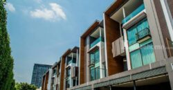 ขายบ้านทาวโฮมส์เอกมัย Residence สุขุมวิท65 Townhome Sukhumvit 4 ชั้น ใกล้ BTS เอกมัย 950 เมตร ไปทองหล่อสะดวก เข้าออกได้หลายทาง ทั้งเอกมัย สุขุมวิท71 พระราม4 คลองตัน บ้านพร้อมอยู่ 087-9074045