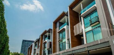 ขายบ้านทาวโฮมส์เอกมัย Residence สุขุมวิท65 Townhome Sukhumvit 4 ชั้น ใกล้ BTS เอกมัย 950 เมตร ไปทองหล่อสะดวก เข้าออกได้หลายทาง ทั้งเอกมัย สุขุมวิท71 พระราม4 คลองตัน บ้านพร้อมอยู่ 087-9074045