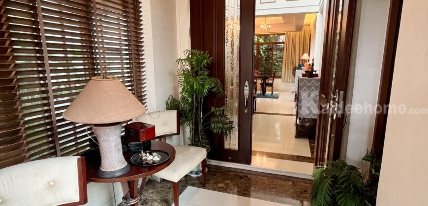 ขายบ้านเดี่ยว นาราสิริ พัฒนาการ-ศรีนครินทร์ ติดถนนใหญ่ ใกล้สถานีรถไฟฟ้าสายสีเหลือง ใกล้ทองหล่อ-เอกมัย เข้าออกได้ทั้งถนนศรีนครินทร์ และ พัฒนาการ หลังริม ตกแต่งสวย พร้อมอยู่