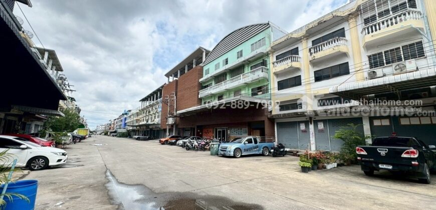 ขายตึกแถว 3.5 ชั้น 2 คูหา โครงการเพชรชายทะเล ถนนเทียนทะเล พื้นที่รวม 43.2 ตรว. ราคาถูกที่สุดในนั้นแล้ว ใกล้ตลาดอินดี้ บางขุนเทียน