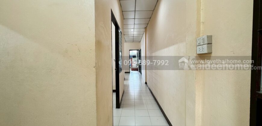 ขายทาวน์เฮ้าส์ หมู่บ้านคันทรี พาร์ค14 สามโคก ถนนปทุมธานี-สามโคก พื้นที่ 17 ตรว. ราคาถูกที่สุดในโครงการ พร้อมอยู่