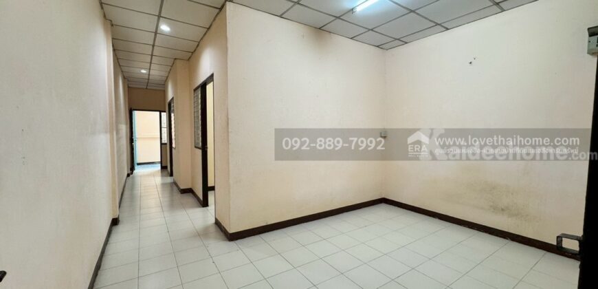 ขายทาวน์เฮ้าส์ หมู่บ้านคันทรี พาร์ค14 สามโคก ถนนปทุมธานี-สามโคก พื้นที่ 17 ตรว. ราคาถูกที่สุดในโครงการ พร้อมอยู่