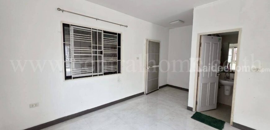 ทาวน์โฮม โมดิ วิลล่า บางนา ( ซอยเอแบค ) หลังมุม