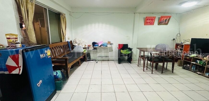 ทาวน์เฮ้าส์ ลาดพร้าว วิลเลจ ซอยนาคนิวาส 42 ราคาถูก