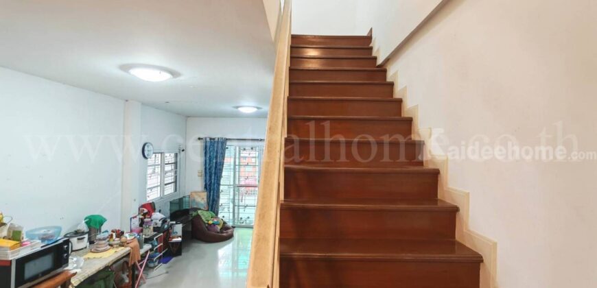 ทาวน์โฮม ธนาภิรมย์ เพชรเกษม 69 หลังริม