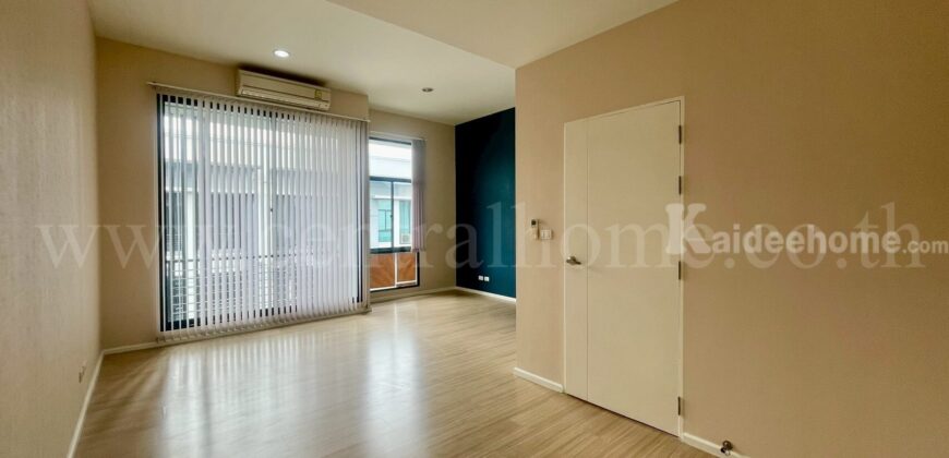 ทาวน์โฮม 3 ชั้น บ้านกลางเมือง รัตนาธิเบศร์ รีโนเวทใหม่ พร้อมอยู่
