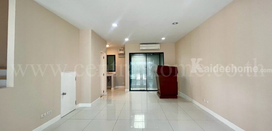 ทาวน์โฮม 3 ชั้น บ้านกลางเมือง รัตนาธิเบศร์ รีโนเวทใหม่ พร้อมอยู่