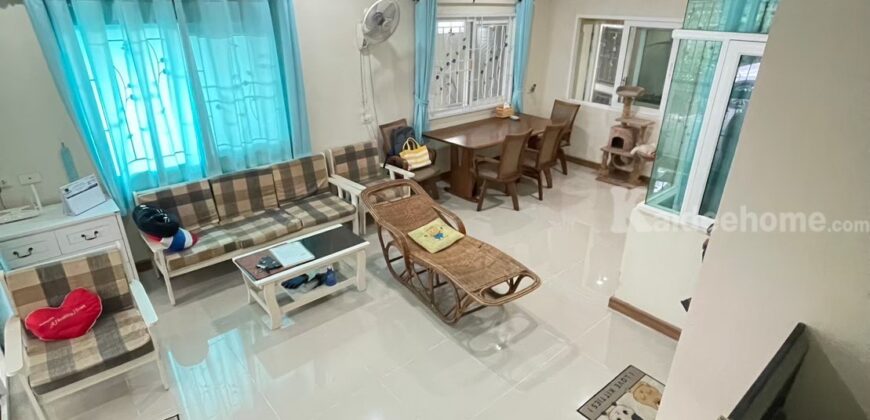 ขายบ้านโฮมทาวน์พร้อมเฟอร์นิเจอร์พร้อมเข้าอยู่ได้ทันที