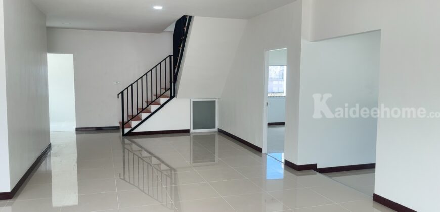 บ้านพร้อมโกดัง เมืองชลบุรี ที่ดินใหญ่ 567 ตร.ว. รีโนเวทใหม่