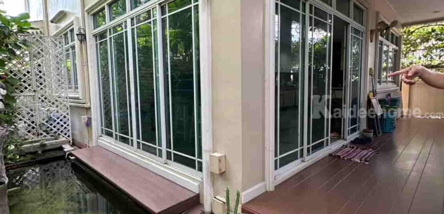 ขาย/ให้เช่า บ้านเดี่ยว – ซอยแบริ่ง 26 (Fantasia Villa) บ้านมุมโครงการ บรรยากาศสงบ
