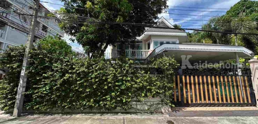 ขาย/ให้เช่า บ้านเดี่ยว – ซอยแบริ่ง 26 (Fantasia Villa) บ้านมุมโครงการ บรรยากาศสงบ