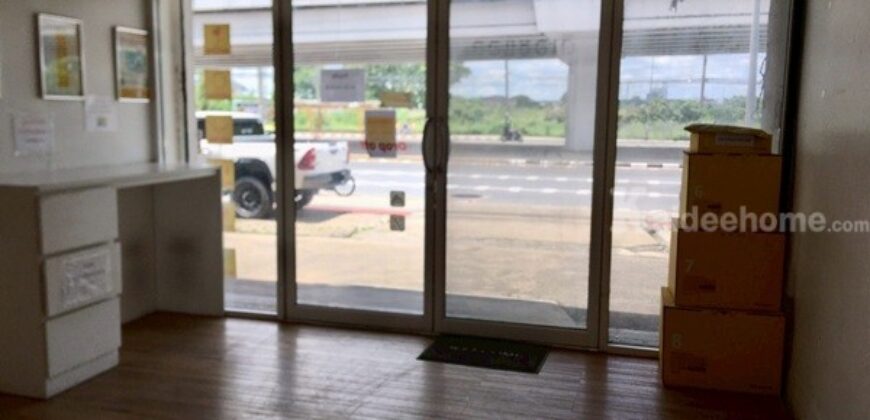 ขายอาคารพาณิชย์ 3 ชั้น พหลโยธิน ซ.64 พื้นที่ 50 ตร.ว. ใกล้อนุสรณ์สถานแห่งชาติ ถ.พหลโยธิน โทร 083-499-6425