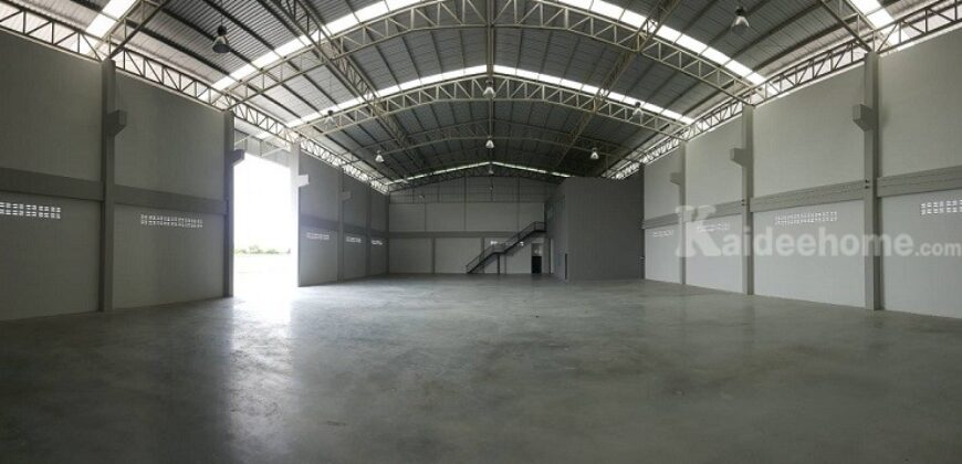 โกดังพร้อมสำนักงาน พื้นที่ 3 ไร่ ถนนบางนา-ตราด กม.23