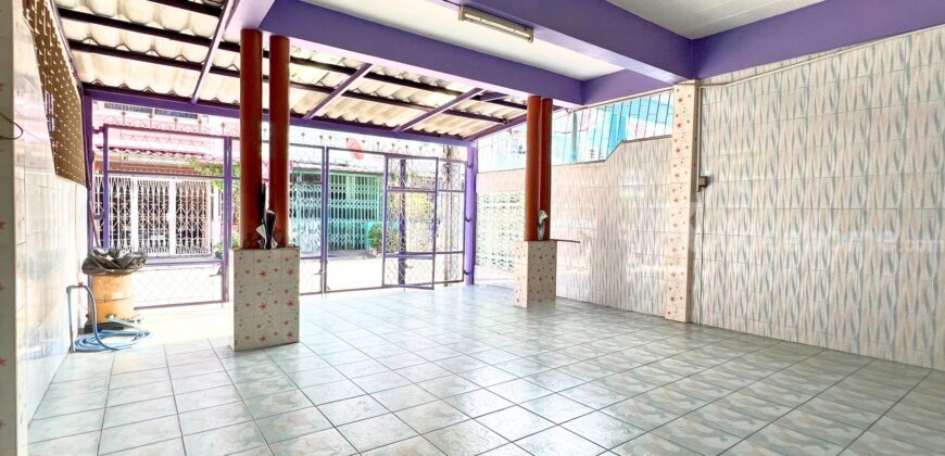 ทาวน์เฮ้าส์ สุขเจริญวิลล่า บางด้วน 4 นอน ใกล้สถานี BTS ช้างเอราวัณ 200 เมตร