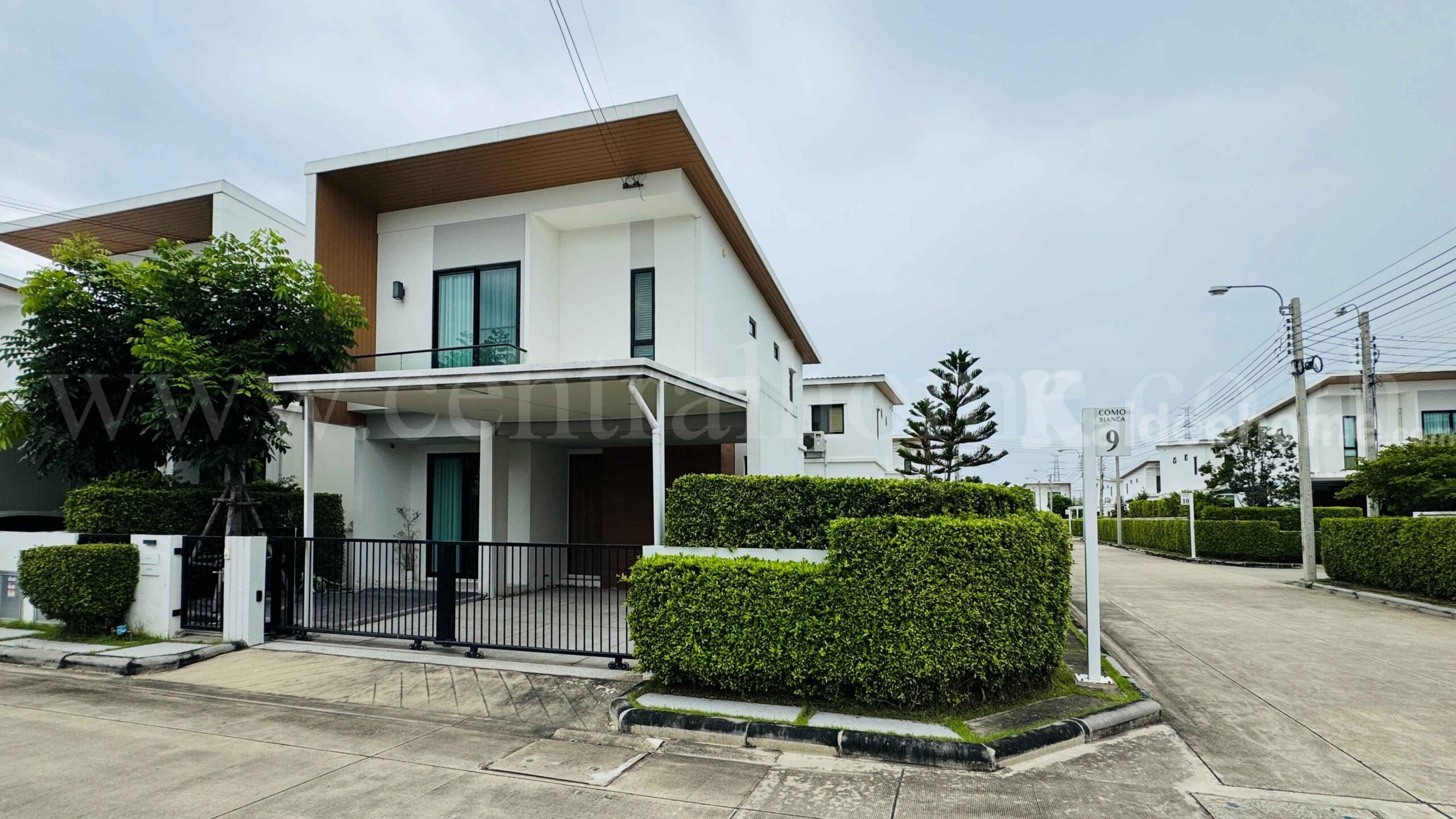 บ้านแฝด โคโม่ เบียงก้า บางนา หลังมุม ใกล้เมกาบางนา