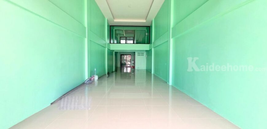 ขายอาคารพาณิชย์ 3 ชั้นครึ่ง ติดถนนสุขุมวิท บ้านฉาง ระยอง ขายอาคารพาณิชย์ 3 ชั้นครึ่ง ติดถนนสุขุมวิท บ้านฉาง ระยอง