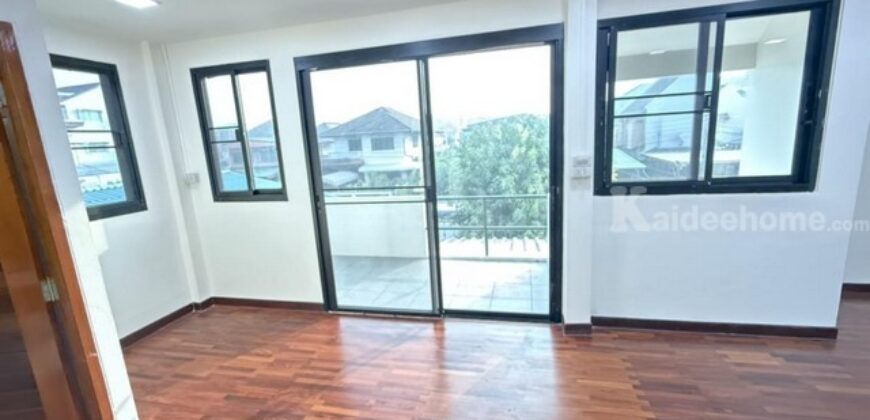 รหัสC6929 ให้เช่าบ้านเดี่ยว 2 ชั้น ซอยสังคมสงเคราะห์ ถนนลาดพร้าว ใกล้เซ็นทรัลอีสวิลล์