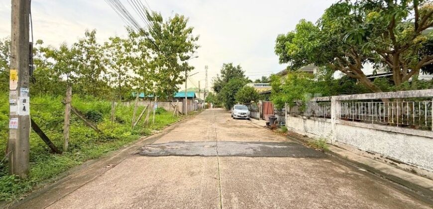 ขาย!! ที่ดินจัดสรร หมู่บ้านบ้านสวนเทพมณฑล ซอยศาลาธรรมสพน์5 (ขนาด 166 ตร.ว. ) ตลิ่งชัน ทวีวัฒนา พุทธมณฑลสาย2 ทำเลดี แปลงสวยเดินทางสะดวก เข้า-ออกได้หลายทาง