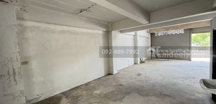 ขายตึกแถว 3.5 ชั้น หมู่บ้านเบญจพฤกษ์ คลอง5 ถนนเลียบคลอง5 พื้นที่ 16.1 ตรว. – 19.2 ตรว. มีให้เลือก 11 คูหา เหมาะทำธุรกิจ ใกล้ม.ราชมงคลธัญบุรี