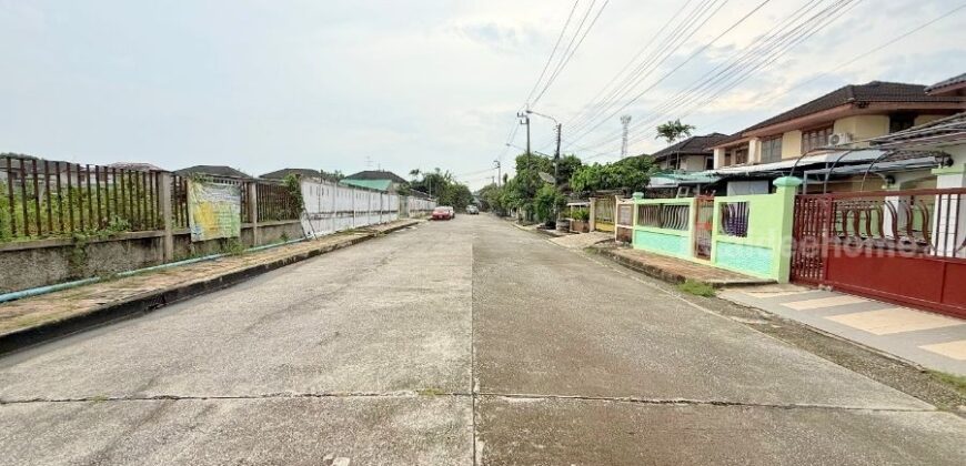 ขาย!! ที่ดินจัดสรร หมู่บ้านบ้านสวนเทพมณฑล ซอยศาลาธรรมสพน์5 (ขนาด 166 ตร.ว. ) ตลิ่งชัน ทวีวัฒนา พุทธมณฑลสาย2 ทำเลดี แปลงสวยเดินทางสะดวก เข้า-ออกได้หลายทาง