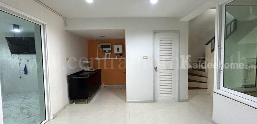 ทาวน์โฮม 3 ชั้น นารารมย์ บางกรวย – ไทรน้อย ติดโซล่าเซลล์ทั้งหลัง