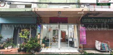 อาคารพาณิชย์ 3 ชั้นครึ่ง ติดรถไฟฟ้า MRT สถานีลาดพร้าว 101