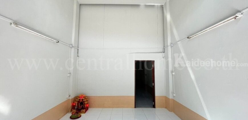 อาคารพาณิชย์ 3 ชั้นครึ่ง ติดรถไฟฟ้า MRT สถานีลาดพร้าว 101